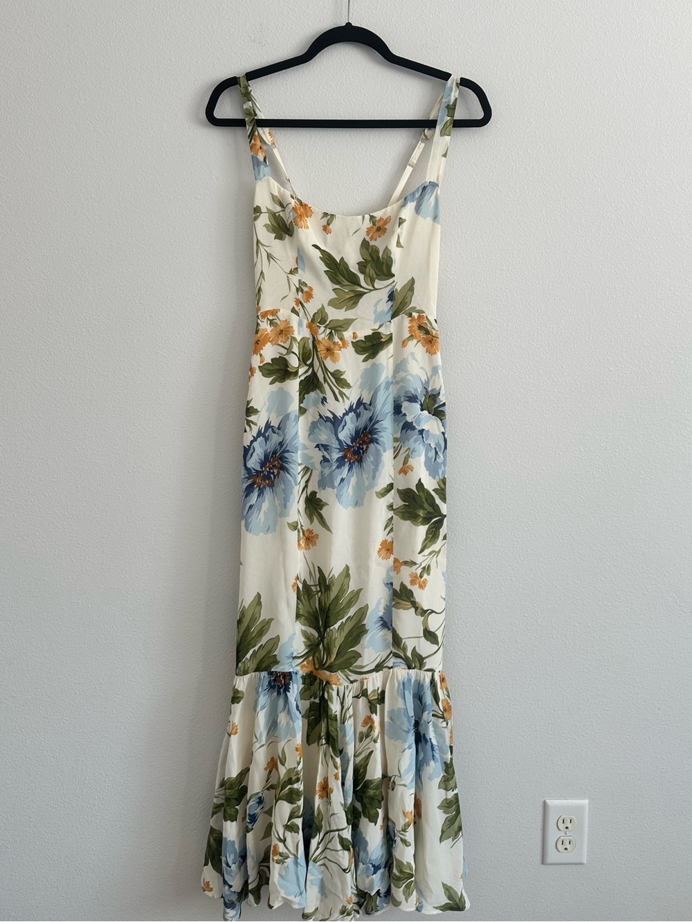 Reformation White Blue Floral Irisa Maxi Dress Size 2 Trumpet Skirt - Picture 3 of 8
